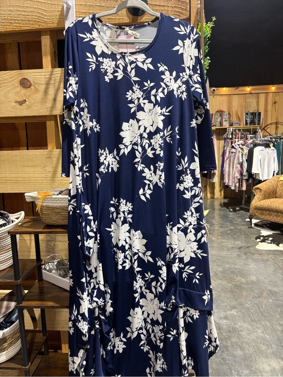 Celeste Dresses & Skirts - Celeste Navy and White Floral Long-Sleeve Swing Dress